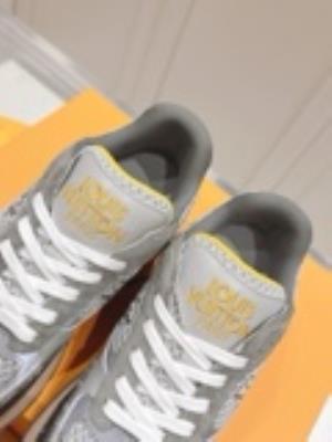 wholesale quality men's louis vuitton run way sneakers model no. 809